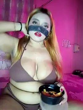 Bunnybush37 online show from August 4, 2026, 3:27 pm
