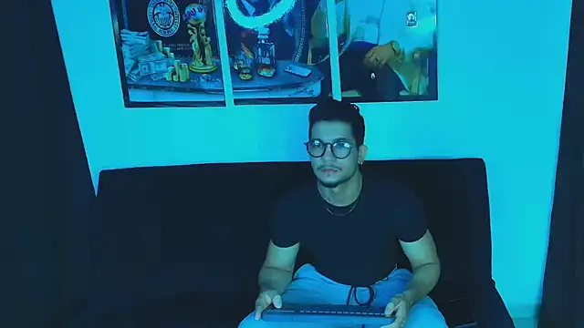 Nolan joness online show from November 20, 2025, 1:23 pm