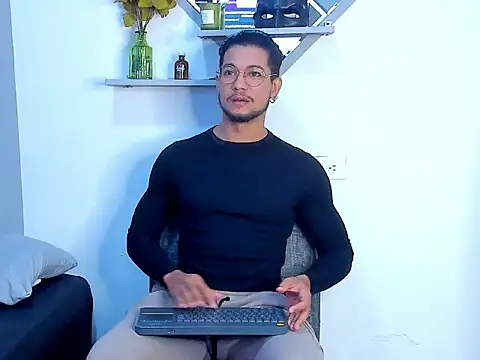 Nolan joness online show from May 19, 2026, 2:02 pm