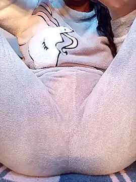 sexyboomba online show from December 17, 2025, 1:05 pm