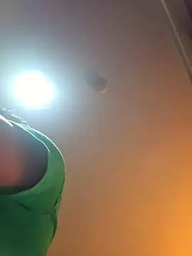 Snapshot of piggylatino chatting on March 11, 2026, 3:33 am piggylatino online show from March 11, 2026, 3:33 am