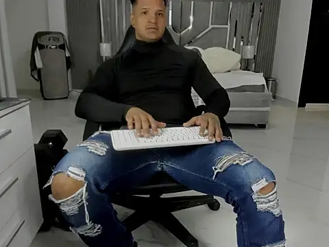 master leather online show from July 22, 2026, 2:46 am