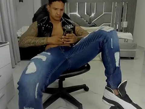 master leather online show from August 8, 2026, 12:39 am
