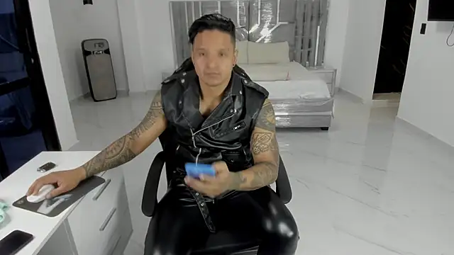 master leather online show from April 27, 2026, 5:05 am