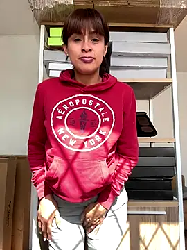 valeria absurdah online show from November 30, 2025, 7:25 pm