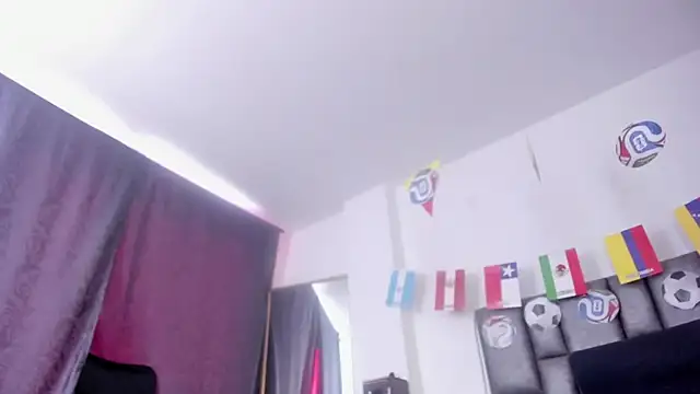 sarahhernandez online show from July 10, 2026, 1:55 pm