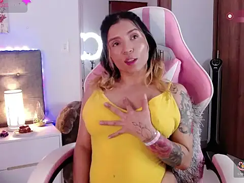 Antonella Lee online show from December 3, 2025, 8:30 pm