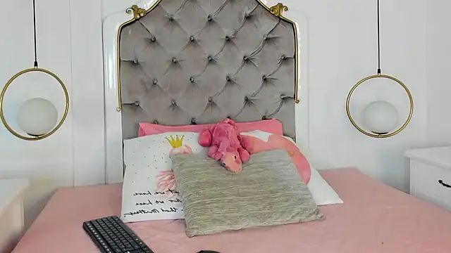 fallon grey online show from January 14, 2026, 7:39 pm