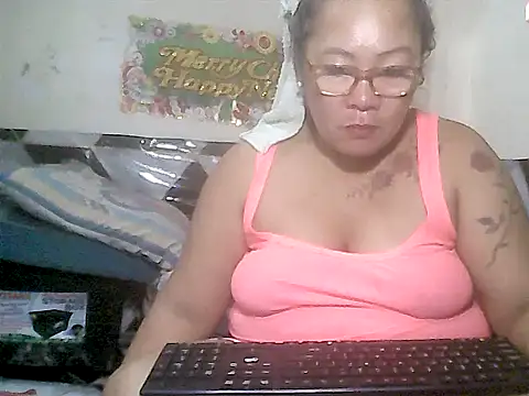 loriepinay46 online show from December 2, 2025, 10:50 am