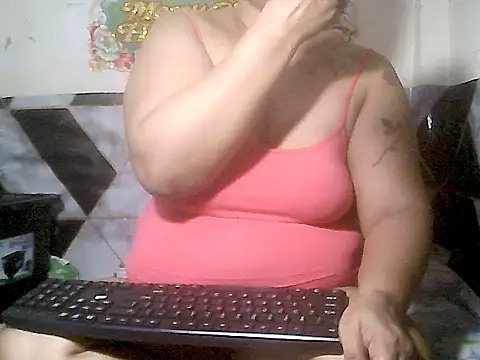 loriepinay46 online show from November 25, 2025, 8:09 pm