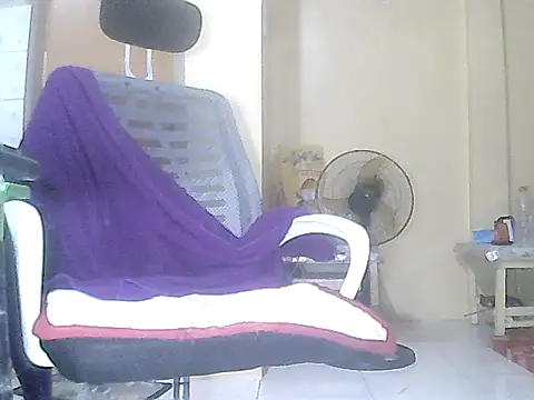 loriepinay46 online show from March 1, 2026, 8:31 pm