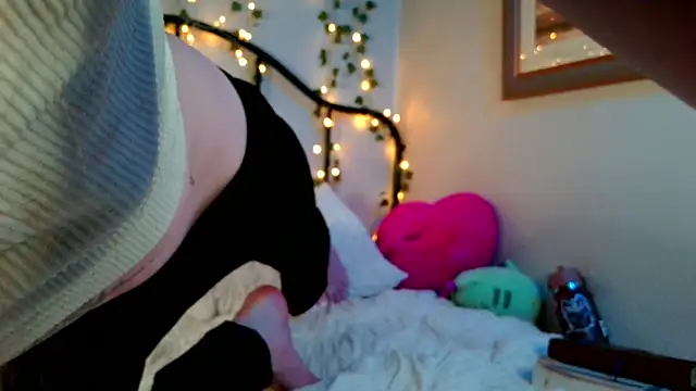 AngelCakexoxo online show from June 10, 2026, 10:38 am