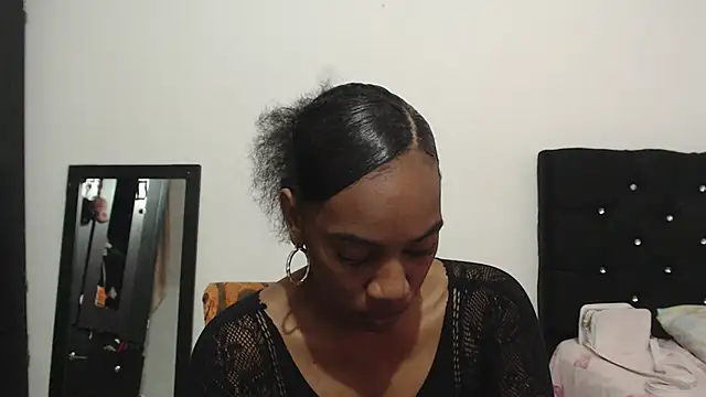 AishaOwens online show from December 5, 2025, 7:34 pm