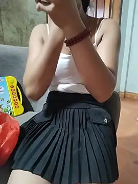 gugu0022 online show from June 15, 2026, 11:04 pm