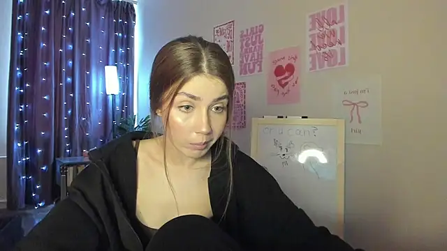 Snapshot of Aurora_Glow21 chatting on March 20, 2026, 12:28 pm Aurora Glow21 online show from March 20, 2026, 12:28 pm