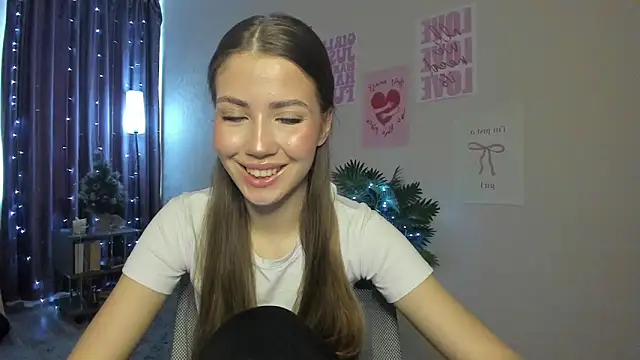 Snapshot of Aurora_Glow21 chatting on February 25, 2026, 12:16 pm Aurora Glow21 online show from February 25, 2026, 12:16 pm