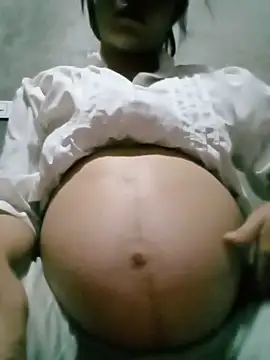 Snapshot of Micky_baby chatting on May 26, 2026, 3:21 pm Micky baby online show from May 26, 2026, 3:21 pm