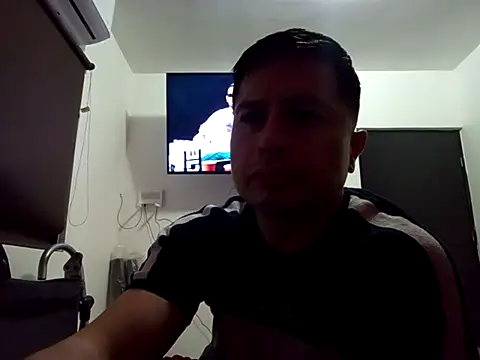 Snapshot of Al3vr chatting on November 19, 2025, 11:43 am Al3vr online show from November 19, 2025, 11:43 am