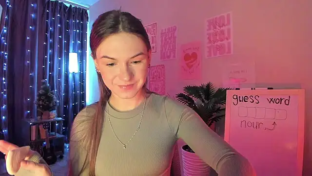 luna lust 212 online show from March 13, 2026, 4:17 am