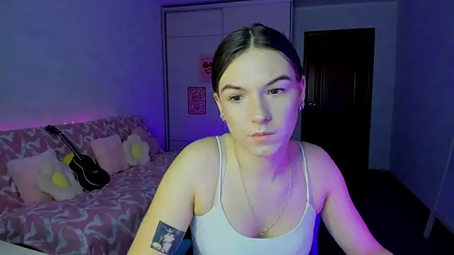 luna lust 212 online show from June 8, 2026, 4:24 am
