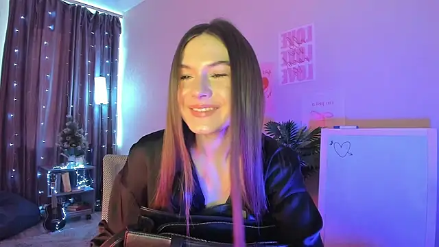 luna lust 212 online show from March 16, 2026, 4:31 am