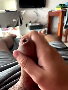 Yannick04 online show from November 12, 2025, 1:37 pm