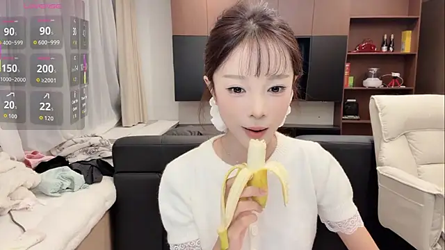 Snapshot of Butterbear chatting on November 30, 2025, 10:05 am Butterbear online show from November 30, 2025, 10:05 am