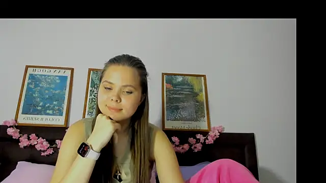 Snapshot of Kira_love_81 chatting on June 9, 2026, 12:28 pm Kira love 81 online show from June 9, 2026, 12:28 pm