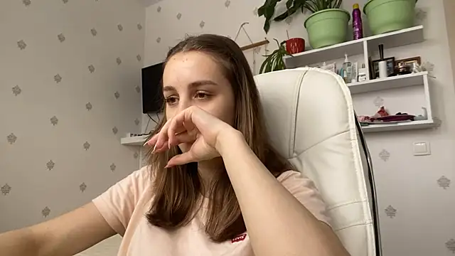 SweetieKatie online show from January 13, 2026, 11:36 am