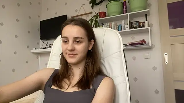 SweetieKatie online show from December 19, 2025, 10:50 am