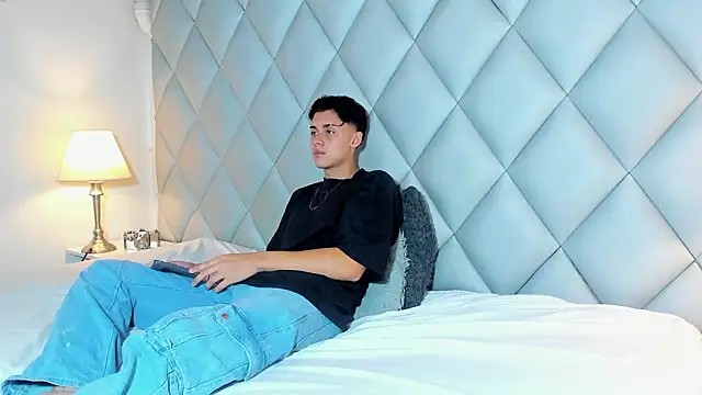 ZeusBrant online show from March 7, 2026, 2:00 pm