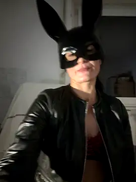 cameleonix18 online show from November 21, 2025, 8:52 pm