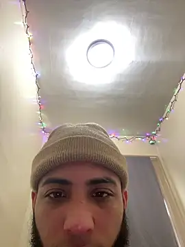 Snapshot of jloco954 chatting on April 7, 2026, 10:33 pm jloco954 online show from April 7, 2026, 10:33 pm