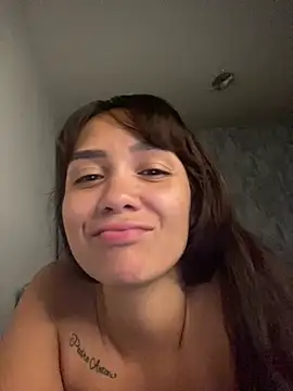 carolsapequinha online show from May 2, 2026, 4:07 am