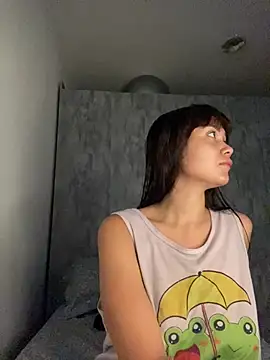 carolsapequinha online show from May 7, 2026, 11:24 am