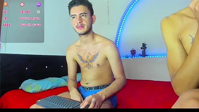 kaiborman00 online show from December 22, 2025, 11:43 am