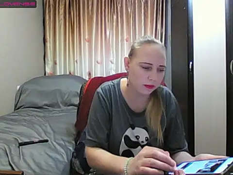 JenniDeep online show from February 17, 2026, 11:51 am