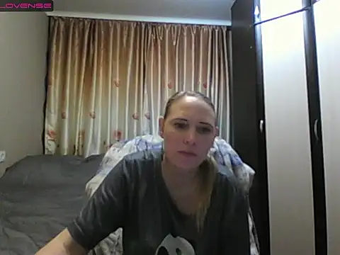 JenniDeep online show from March 25, 2026, 2:38 pm