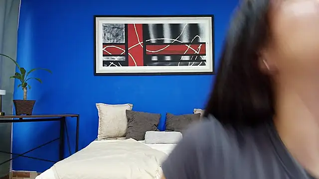 lizzy kane online show from November 12, 2025, 8:23 pm