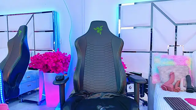 VeronicaSttar online show from November 21, 2025, 11:42 am