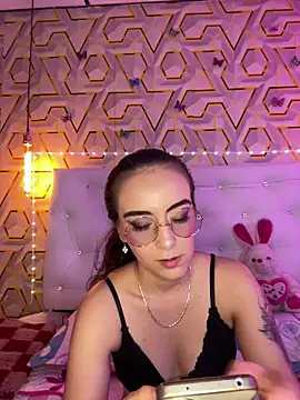 Snapshot of MelanyyJhonson15 chatting on March 15, 2026, 3:24 am MelanyyJhonson15 online show from March 15, 2026, 3:24 am