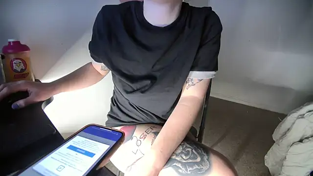 secretcouple 00 online show from November 19, 2025, 6:13 am