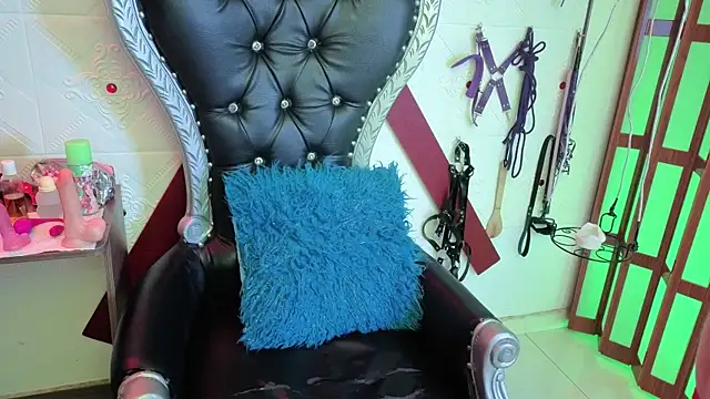 Danna-Rouse online show from November 24, 2025, 7:36 pm