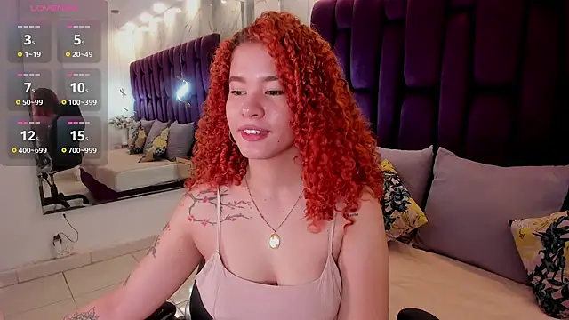 avrilwaynee online show from November 24, 2025, 11:43 am