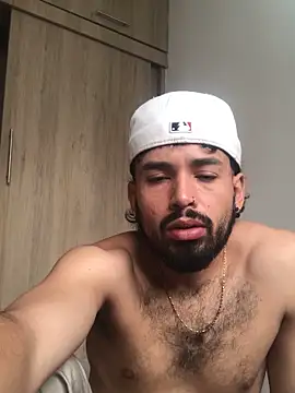 sebas-777masterr online show from November 28, 2025, 1:33 pm