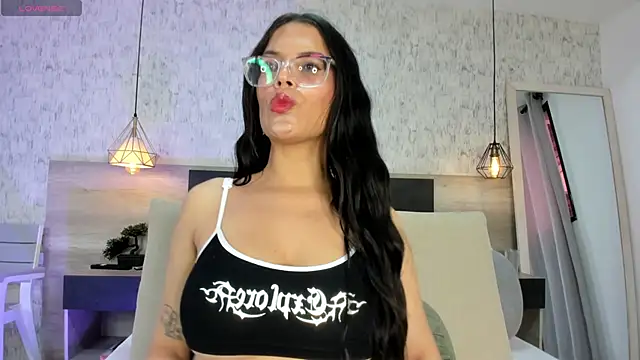 Sasha Wolff online show from June 19, 2026, 2:12 pm