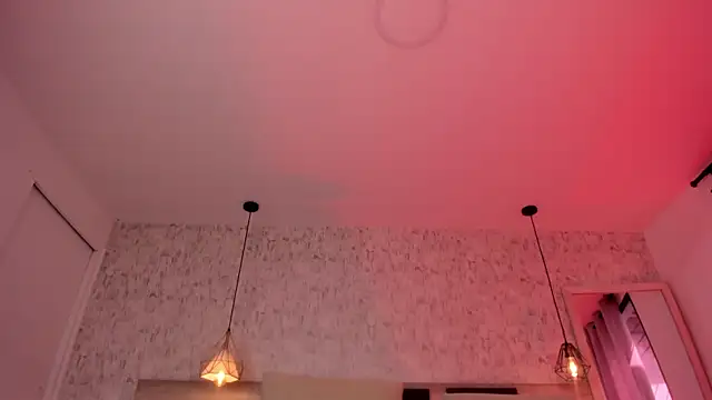 Sasha Wolff online show from July 30, 2026, 2:27 pm