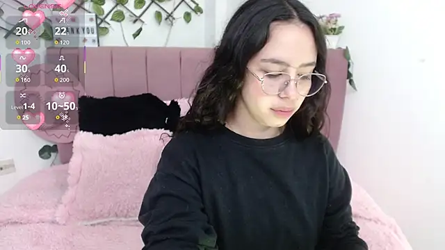 amaris ferrer online show from December 22, 2025, 1:44 pm