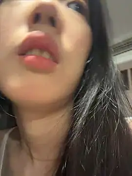 TinyBabe online show from May 9, 2026, 12:52 pm