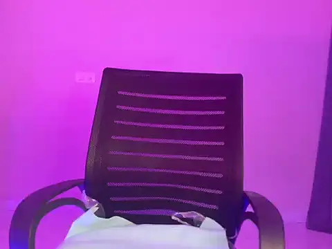 Saira Hotty online show from November 28, 2025, 2:39 pm